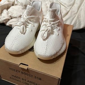Yeezy boost 350 v2 cream white